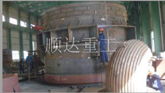        廢(fèi)鋼料籃的制造 大(dà)件公司發運碼頭(tou)     廢鋼料籃調試 大(da)件公司發運碼頭(tóu)        料籃成品待檢 廢(fèi)鋼料籃在上海港(gang)待裝船